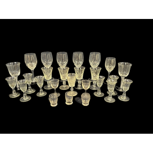 171 - Mixed group of glasses