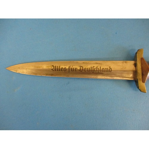 227 - A WWII SS pattern dagger with scabbard, makers mark Carl Eickhorn