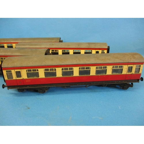 271 - 4 O gauge BR MK1 corridor coaches in red and cream livery