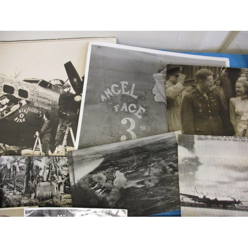 221 - A quantity of original WW2 US Military and Russian Press photos