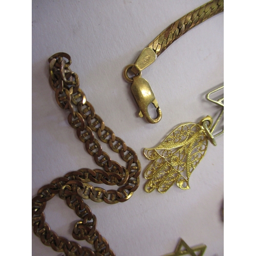 117 - A quantity of mixed 9ct gold items, approximate weight 30.8g.