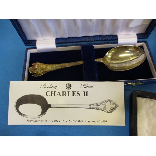 181 - A quantity of silver spoons, approx. weight 432g to include a boxed set of art deco coffee spoons