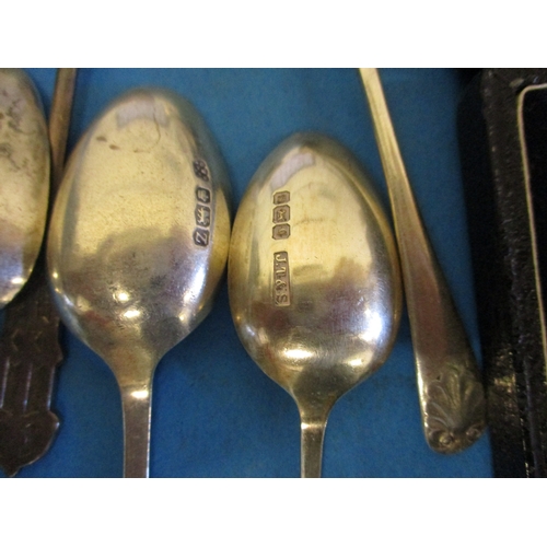 181 - A quantity of silver spoons, approx. weight 432g to include a boxed set of art deco coffee spoons