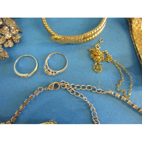 184 - A large quantity of vintage costume jewellery, to include some 9ct gold items