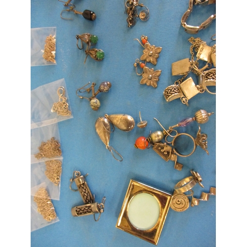 194 - A large quantity of silver and white metal costume jewellery and other items