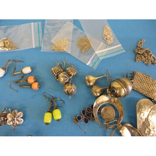 194 - A large quantity of silver and white metal costume jewellery and other items