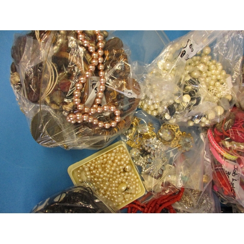 197 - A very large quantity of vintage, retro and collectable costume jewellery