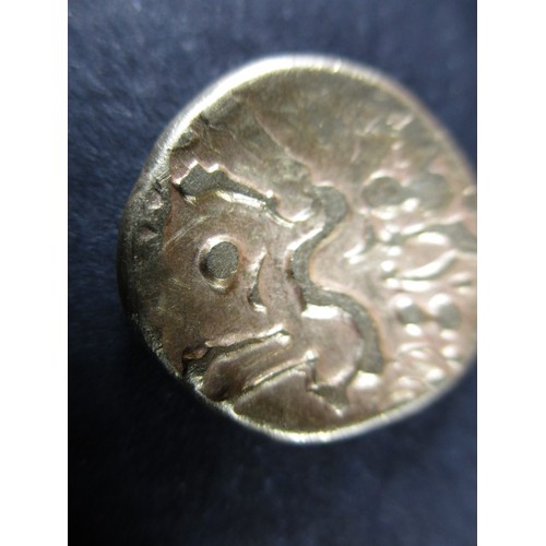 107 - An Ambiani gold stater, approx. weight 6g