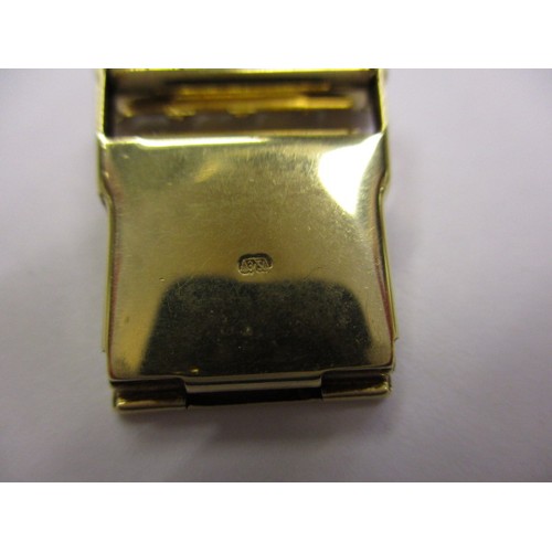 95 - A sovereign 9ct gold cased wrist watch with gold strap, approx. total weight 26.9g approx. dial diam... 