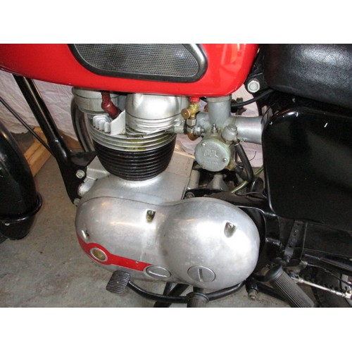 286 - A 1957 Matchless G2 250cc motorbike, in clean road useable condition with V5 certificate, run recent... 