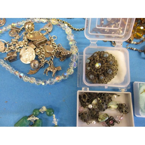 62 - A very large quantity of vintage jewellery to include gold and silver items, with Samsonite jeweller... 