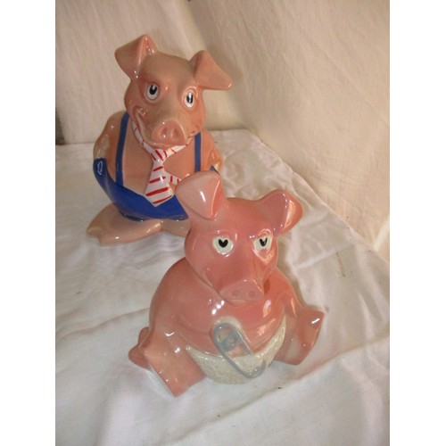 210 - A set of 5 vintage Nat West pig money banks, all genuine issue, in good condition with no observed d... 