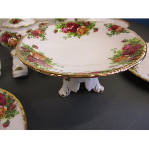 217 - A quantity of Royal Albert old country roses, all first quality and in excellent condition