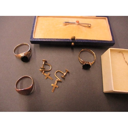 77 - A parcel of vintage gold jewellery most marked for 9ct, approx. parcel weight 11.8g,  In pre-owned c... 