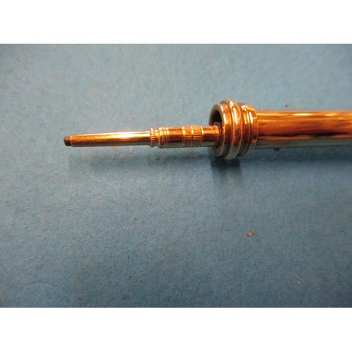 63 - An early 20th century 9ct gold propelling pen and pencil, approx. open length 12cm approx. weight 19... 