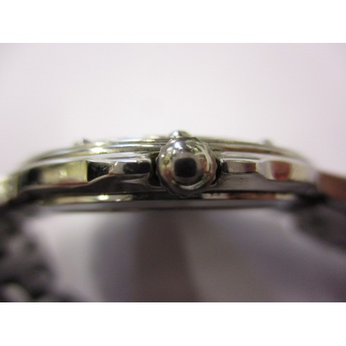 89 - A Raymond Weil ‘Texas’ wrist watch with stainless steel strap, in current working order with sweep h... 