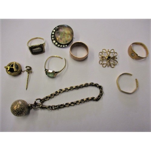 78 - A parcel of vintage gold jewellery items, approx. parcel weight of 33g, which includes an 18ct gold ... 