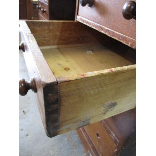 300 - An Edwardian office desk with leather inset writing surface and 2 columns of 4 drawers, the top remo... 