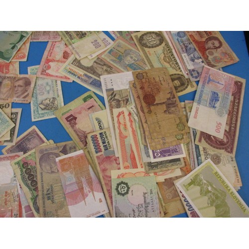 195 - A very large quantity of vintage circulated bank notes, of various countries and denominations