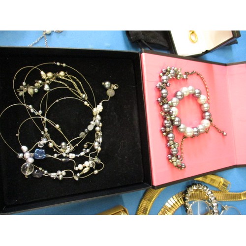 161 - A parcel of costume jewellery, in pre-owned useable condition with general age-related marks