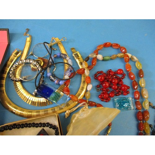 161 - A parcel of costume jewellery, in pre-owned useable condition with general age-related marks