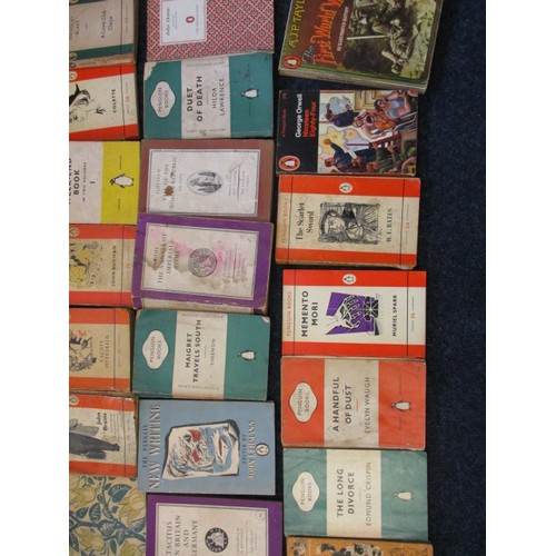 255 - A very large quantity of vintage Penguin, Puffin and Pelican books, from the estate of the illustrat... 