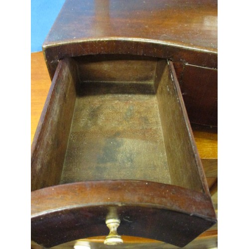 294 - A Georgian mahogany toilet mirror with 3 drawer base, an excellent quality antique with original mir... 