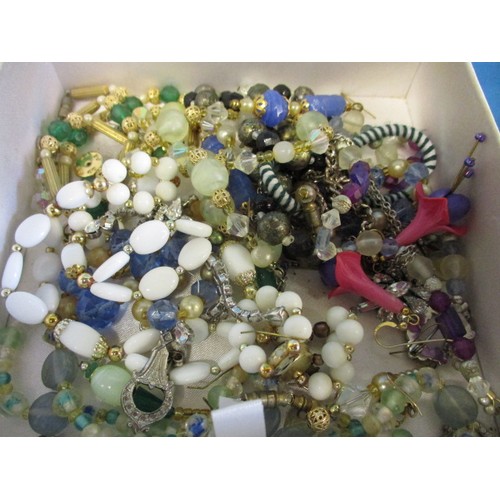 166 - A parcel of vintage costume jewellery to include a pair of 9ct gold cufflinks, approx. gold weight 7... 