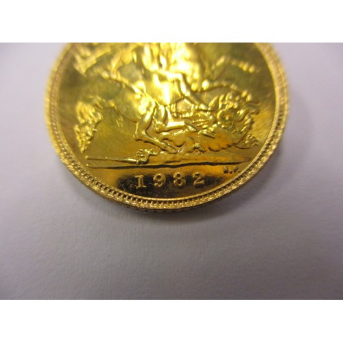 65 - A 1982 Gold half sovereign, in uncirculated condition