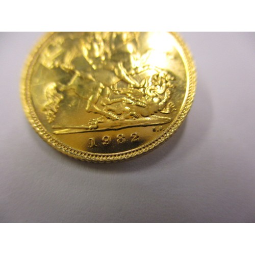 66 - A 1982 Gold half sovereign, in uncirculated condition