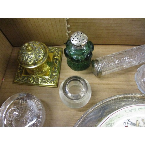 209 - A quantity of general clearance items to include coins, silver topped jars and soapstone carvings, a... 