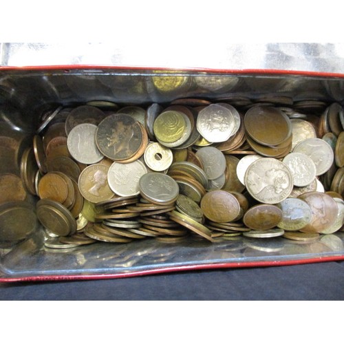 209 - A quantity of general clearance items to include coins, silver topped jars and soapstone carvings, a... 