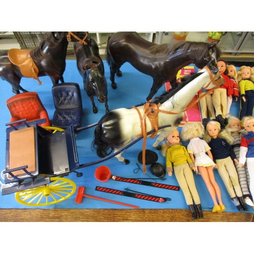 335 - A very large quantity of vintage Sindy dolls and accessories, to include horses, furniture and vehic... 