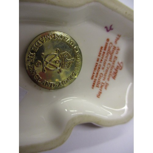 182 - A Royal Crown Derby collectors paperweight, having gold stopper, in good condition with no observed ... 