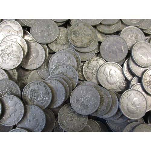 128 - A very large quantity of pre-decimal 1 shilling coins, approx. 8.2kg and over 1400 coins in total al... 