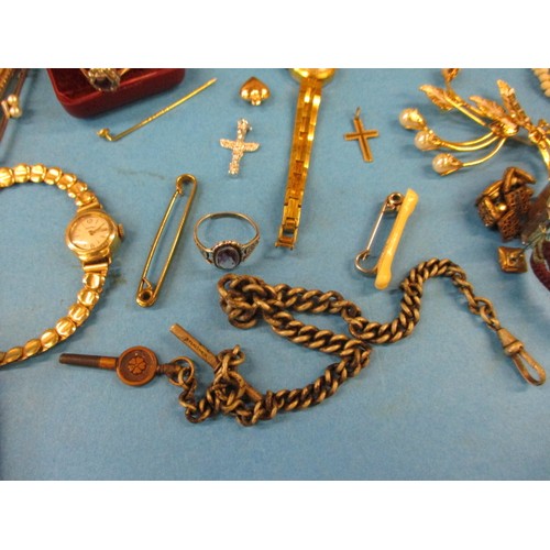 164 - A parcel of vintage costume jewellery, to include a gold ring and some silver items