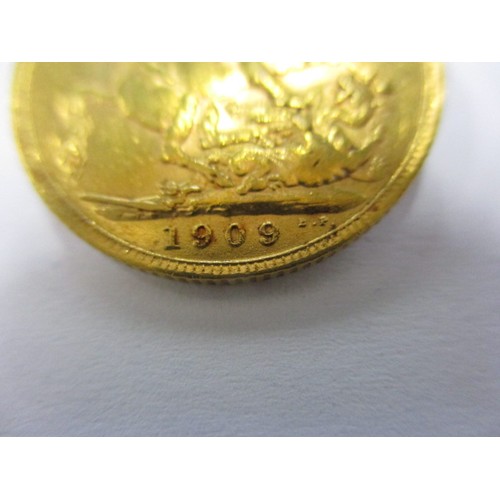 76 - An Edward VII full gold sovereign dated 1909, a fine grade coin that’s been in circulation