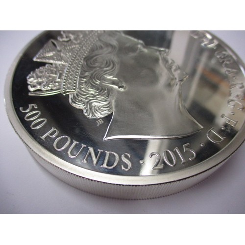 114 - A 2015 £500 silver coin issued for QEII the Longest Reign, approx. 1kilo of .999 silver, in good pre... 