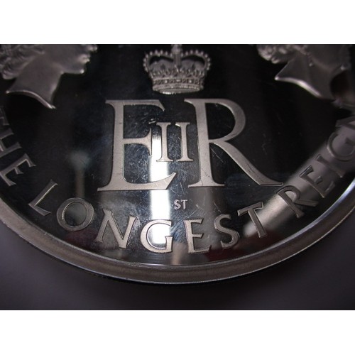 114 - A 2015 £500 silver coin issued for QEII the Longest Reign, approx. 1kilo of .999 silver, in good pre... 