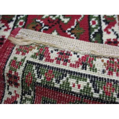 337 - A vintage Turkish rug, approx. size 220x170cm in good pre-owned condition