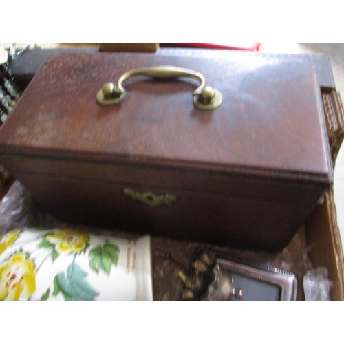 205 - A parcel of miscellanea to include a Worcester potpourri pot and cover and a tea caddy