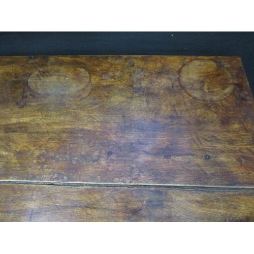 201 - A Georgian mahogany drop leaf breakfast table with pad feet, in good useable condition with age-rela... 