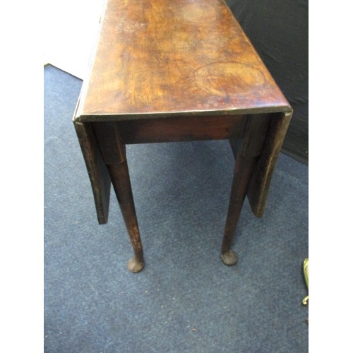 201 - A Georgian mahogany drop leaf breakfast table with pad feet, in good useable condition with age-rela... 