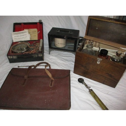 222 - A box of antique and later scientific and medical instruments to include a thermo-barograph, 1909 Pa... 