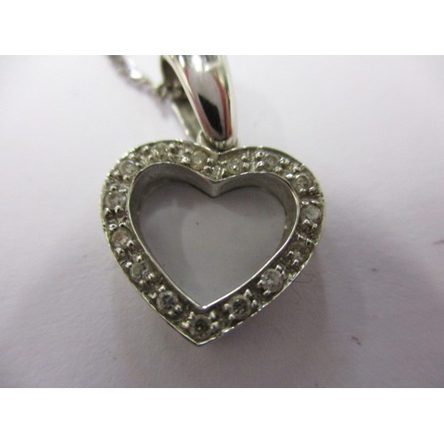 32 - An 18ct white gold necklace and pendant set with diamonds, approx. linear chain length 43cm approx. ... 