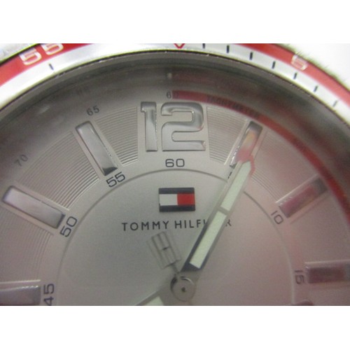 76 - A Tommy Hilfiger water resistant 3 ATM watch with date window, in working order and good pre-owned c... 