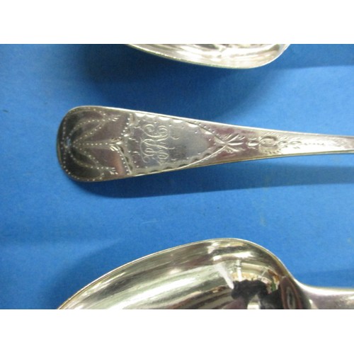 115 - A parcel of early 19th century sterling silver flatware, approx. parcel weight 520g all in good used... 