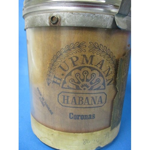 140 - An early 20th century Habana cigar counter top humidor jar, having original label and wood liner wit... 