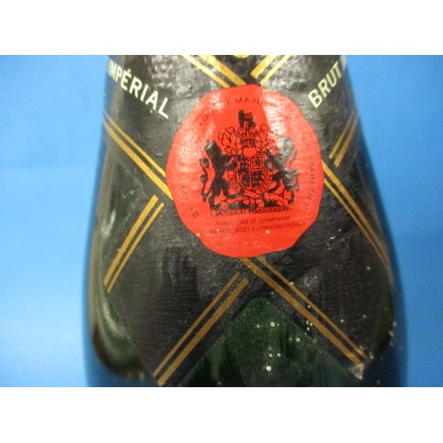 291 - A bottle of Moet & Chandon champagne, private cellar stored