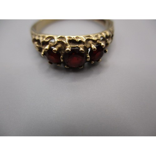 2 - A vintage 9ct yellow gold 3 stone garnet ring, approx. ring size ‘S’ approx. weight 2.8g in good pre... 